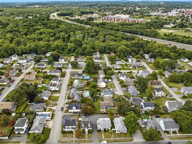 More Photos Of 177-179 Massachusetts Ave, North Andover Apartments For Sale