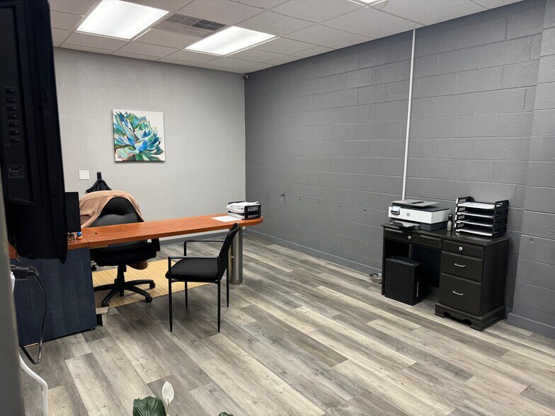 More Photos Of 900 Creekside Rd, Chattanooga Light Distribution For Sale