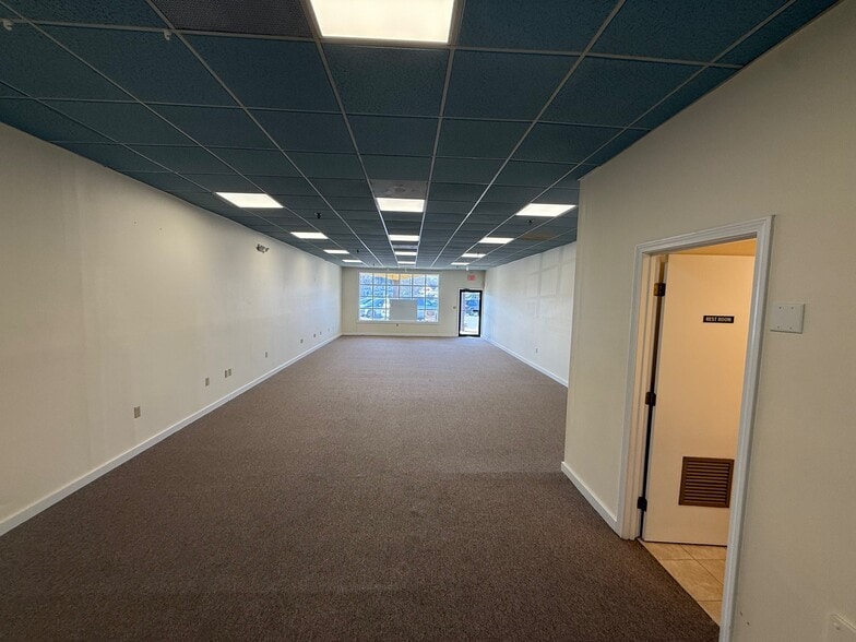 More Photos Of 1638-1662 Falmouth Rd, Centerville Storefront For Lease