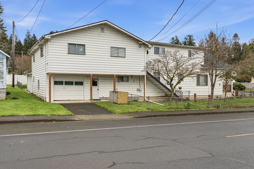 More Photos Of 180 2nd St, Cathlamet Apartments For Sale