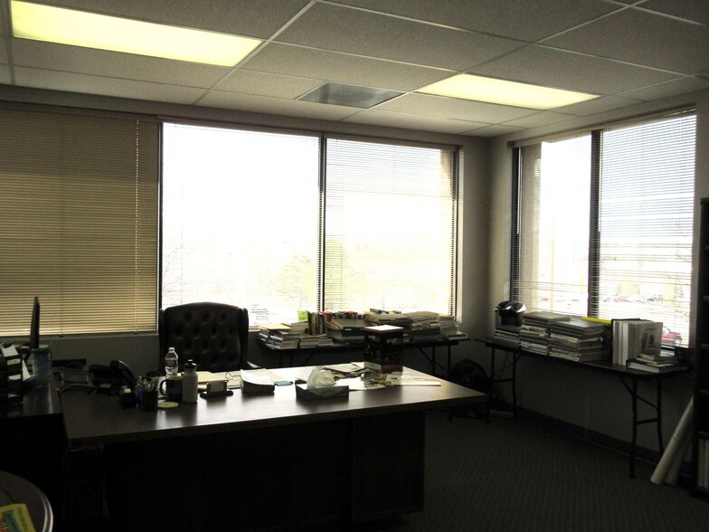 More Photos Of 2200 E 104th Ave, Thornton Office For Lease