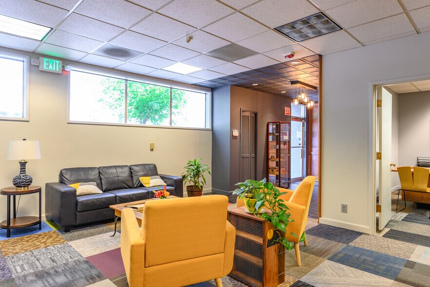 More Photos Of 2014 SE 9th Ave, Portland Warehouse For Sale