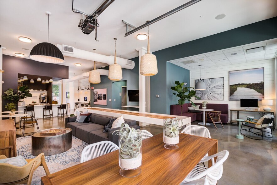 More Photos Of 725-735 Coleman Blvd, Mount Pleasant Apartments For Lease
