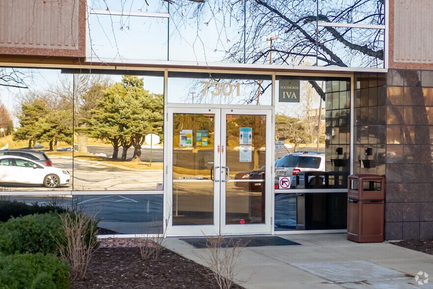 More Photos Of 12980 Metcalf Ave, Overland Park Unknown For Lease