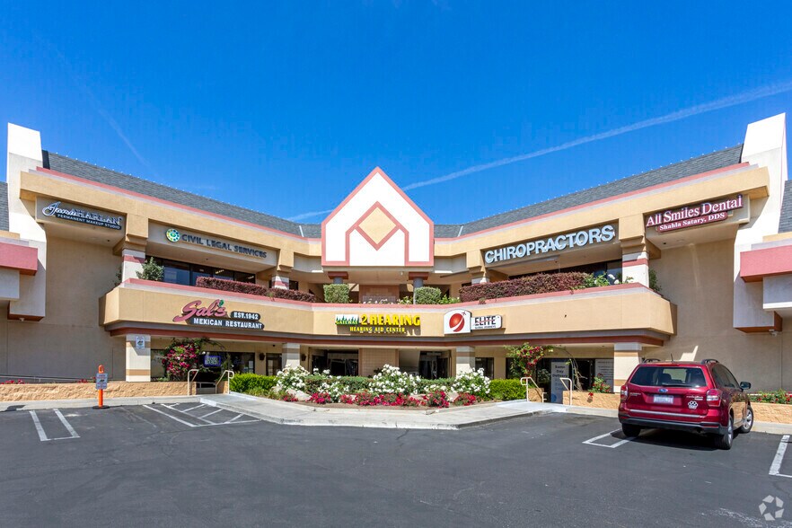 More Photos Of 7420-7494 N Fresno St, Fresno Freestanding For Lease