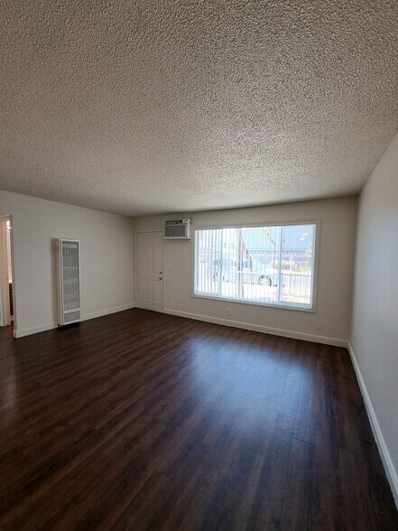 More Photos Of 441 S Dearing Ave, Fresno Apartments For Sale