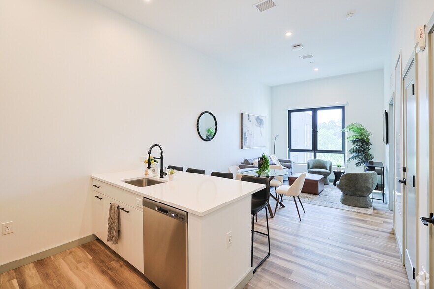 More Photos Of 39 Railroad Ave, Haverhill Apartments For Lease