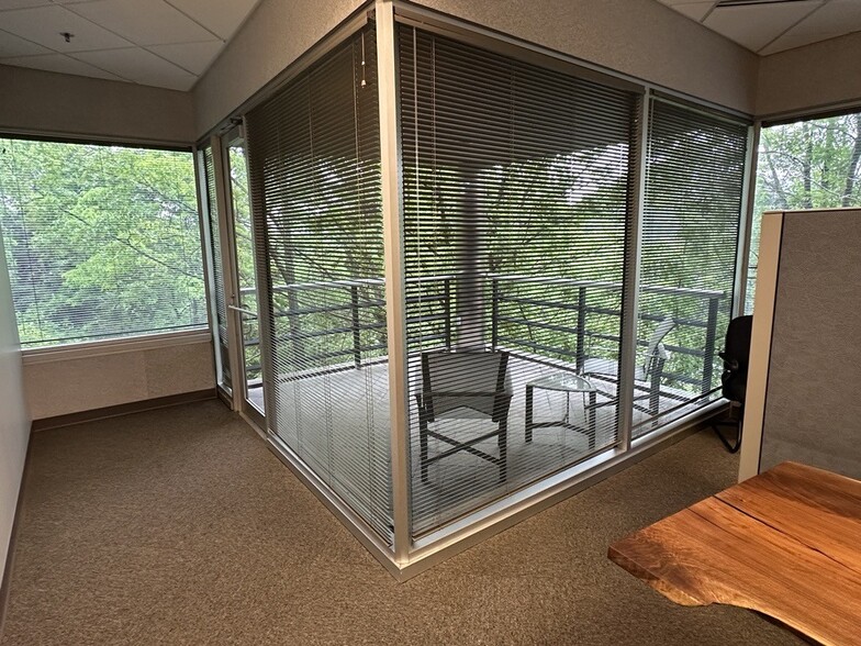 More Photos Of 8330 Allison Pointe Trl, Indianapolis Office For Lease