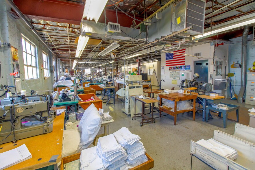 More Photos Of 620-626 Franklin Ave, Essex Warehouse For Sale