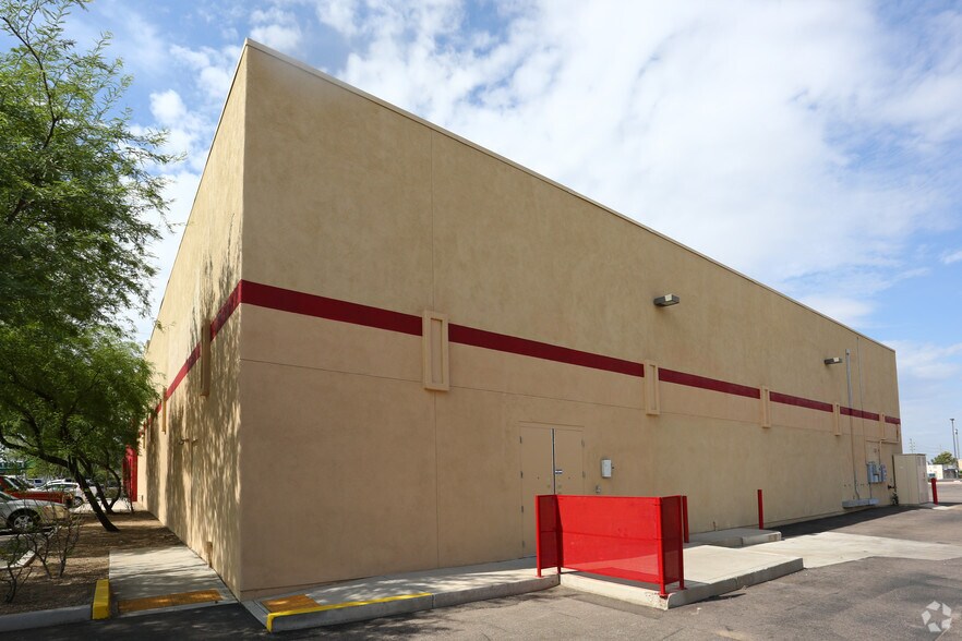 More Photos Of 1202 W University Dr, Mesa Freestanding For Lease