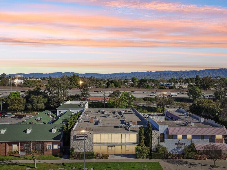 More Photos Of 10639 Riverside Dr, North Hollywood Office For Sale