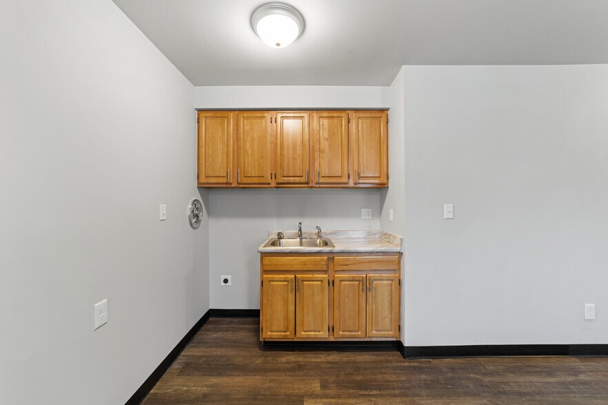 More Photos Of 1105 2nd Ave, Akron Apartments For Sale