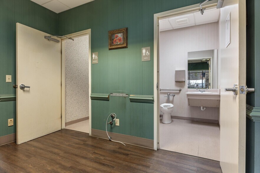 More Photos Of 1494 Stuart Rd NE, Cleveland Medical For Lease