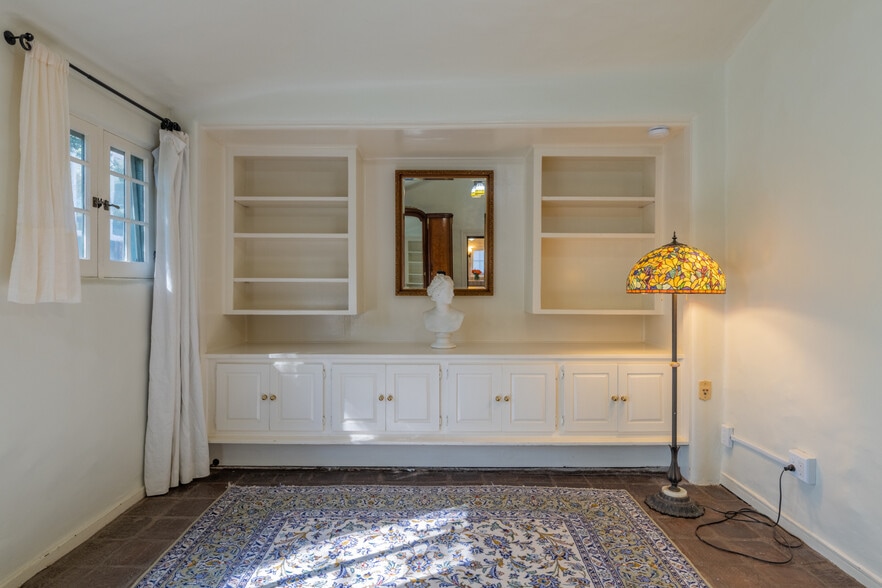 More Photos Of 502 Pierce St, Monterey Office For Sale