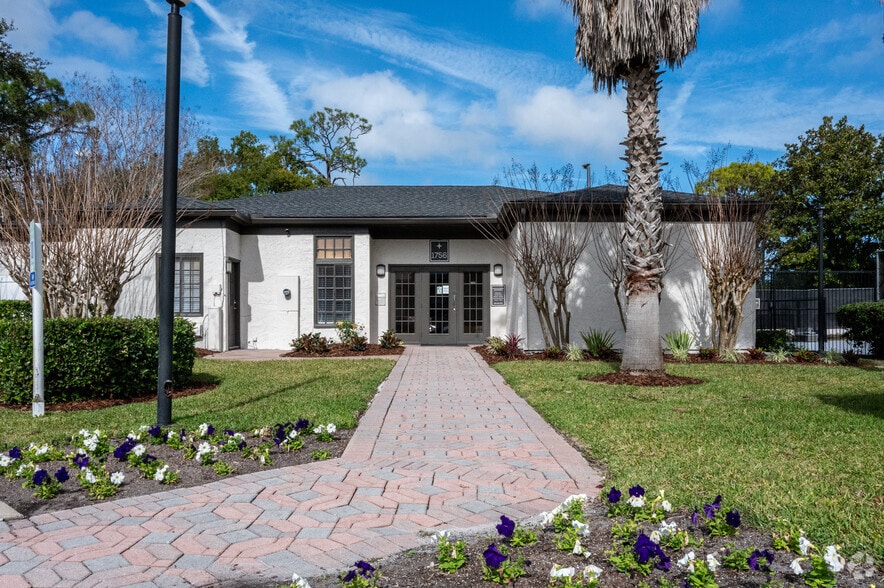 More Photos Of 1756 S Clyde Morris Blvd, Daytona Beach Apartments For Sale