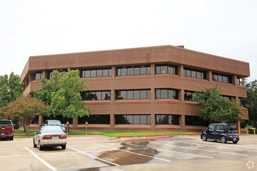 Primary Photo Of 1303 W Walnut Hill Ln, Irving Office For Lease