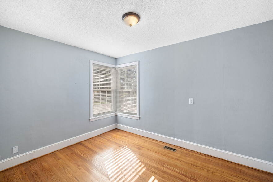 More Photos Of 2721 Wendell Blvd, Wendell Medical For Lease