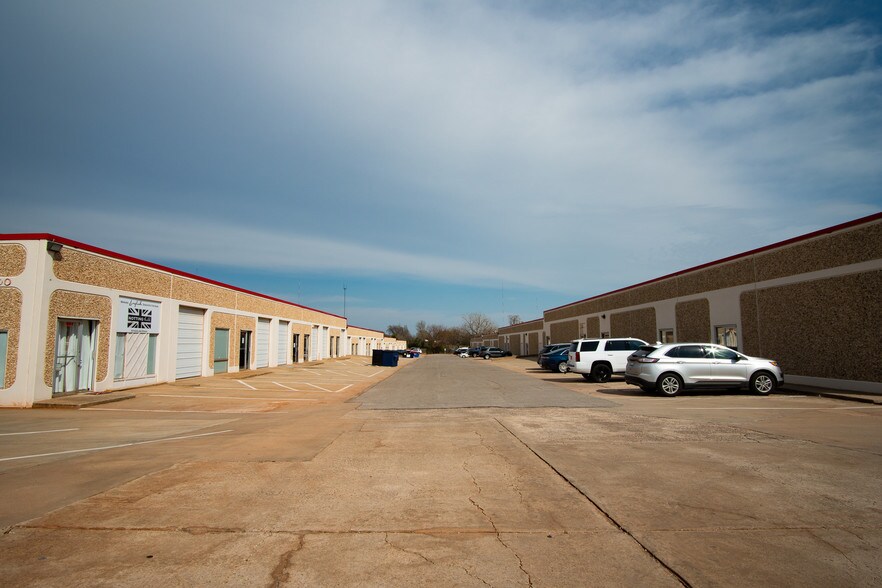 More Photos Of 8100-8200 N Classen Blvd, Oklahoma City Unknown For Lease