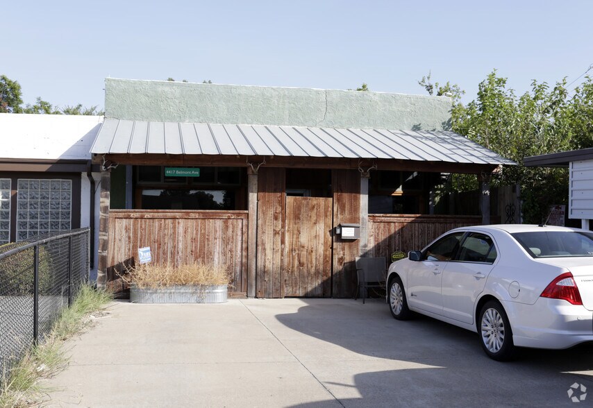 Primary Photo Of 4417 Belmont Ave, Dallas Flex For Lease