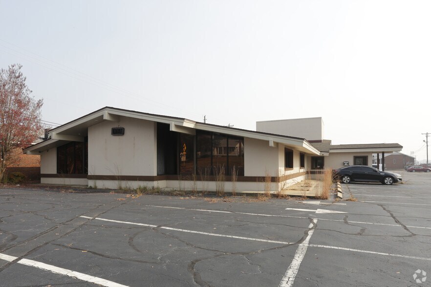 More Photos Of 351 Whitney Rd, Spartanburg Restaurant For Lease