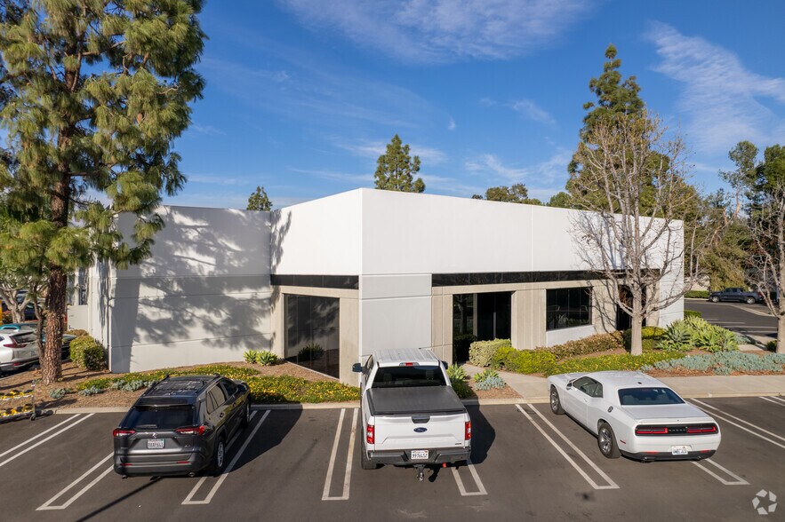 More Photos Of 3002 Dow Ave, Tustin Light Manufacturing For Lease