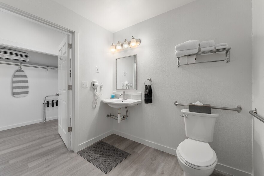 More Photos Of 200 Wapato Ct, Manson Hotel For Sale