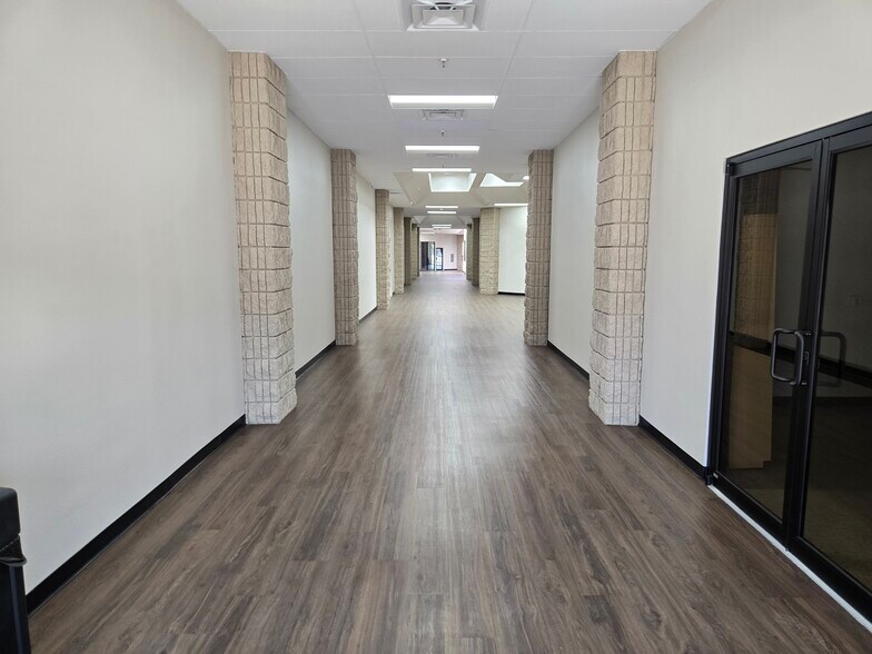 More Photos Of 705 Illinois Ave, Joplin Unknown For Lease