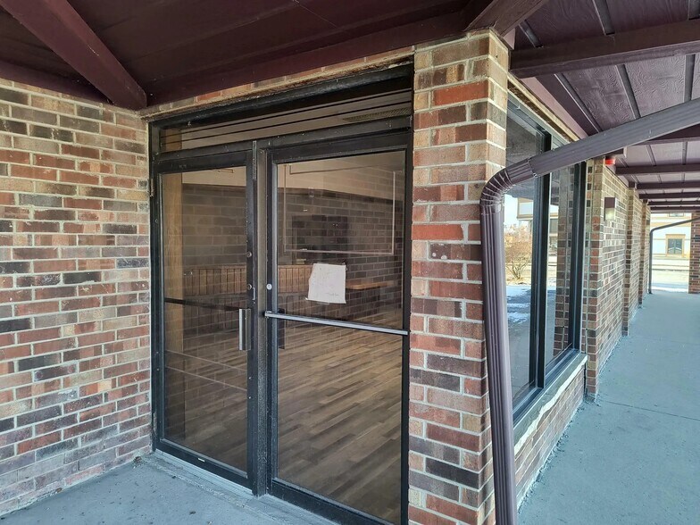 More Photos Of 8111 E 109th Ave, Crown Point Storefront Retail Office For Lease