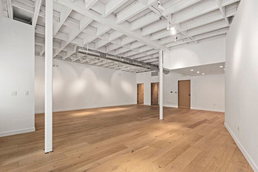 More Photos Of 100 W Channel Rd, Santa Monica Restaurant For Lease