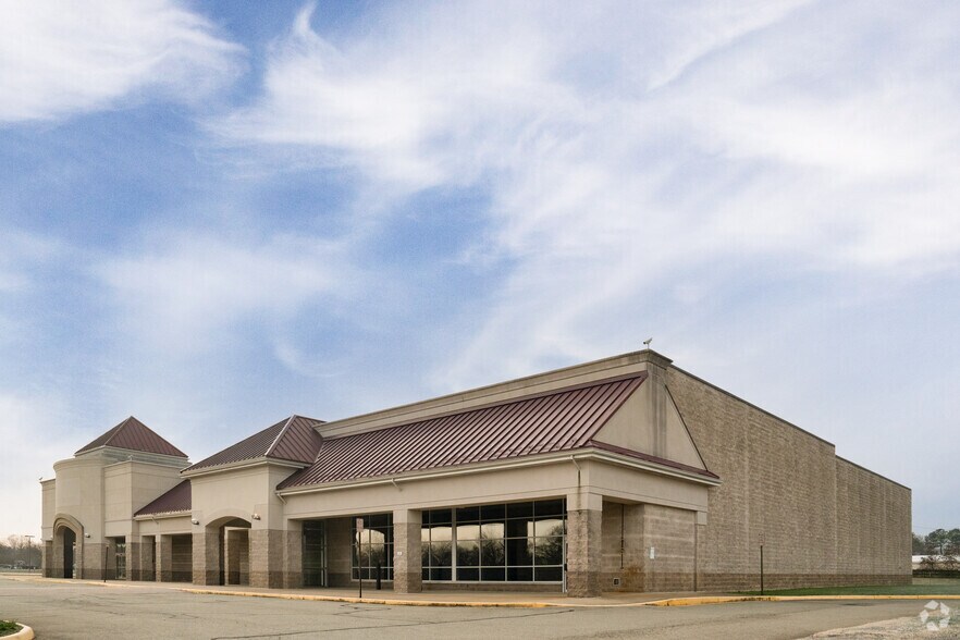 Primary Photo Of 5201 Chippenham Crossing Ctr, Richmond Storefront For Lease
