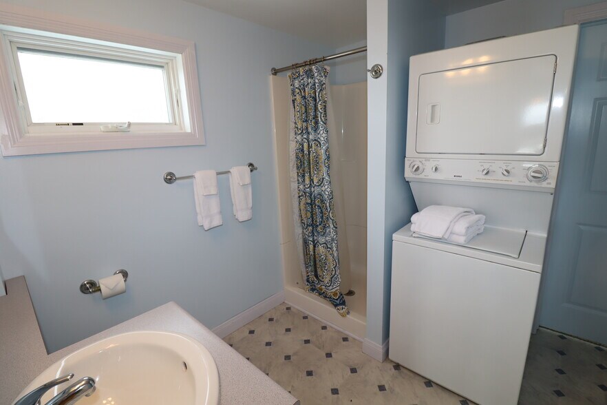 More Photos Of 250 Rittenhouse Ave, Bayfield Restaurant For Sale