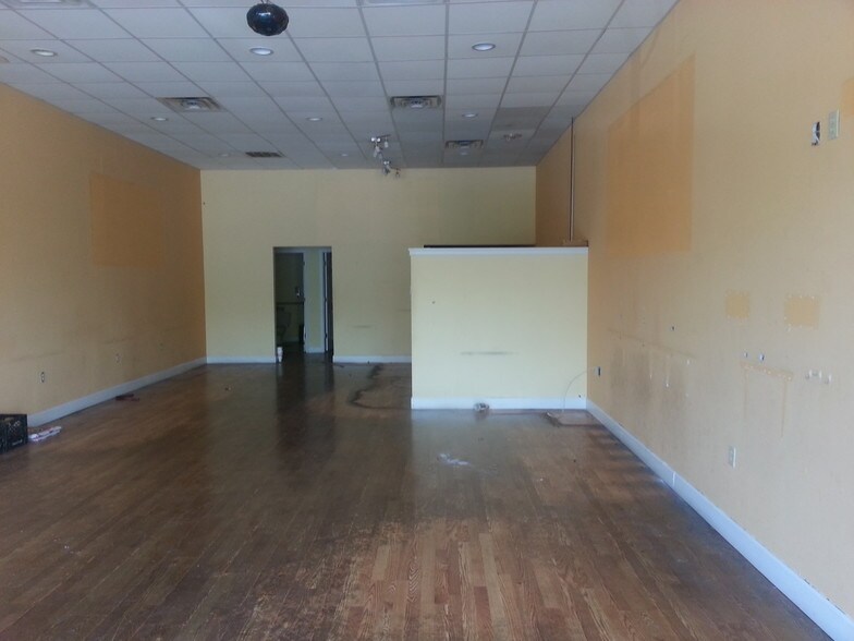 More Photos Of 18564 Magnolia Bridge Rd, Greenwell Springs General Retail For Lease