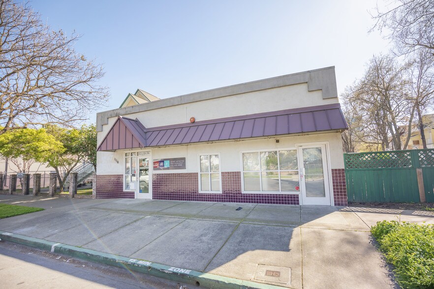 Primary Photo Of 1112 D St, Sacramento Showroom For Sale