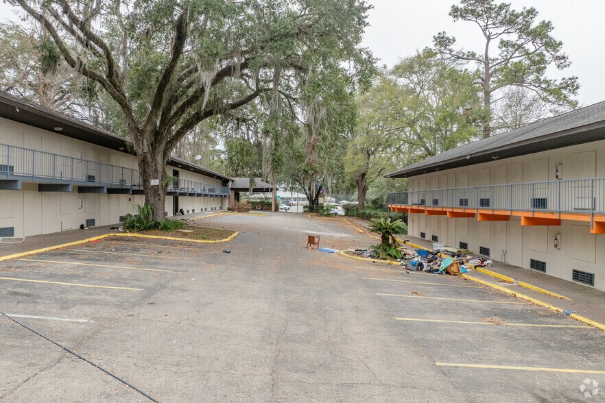 More Photos Of 2726 N Monroe St, Tallahassee Hotel For Sale