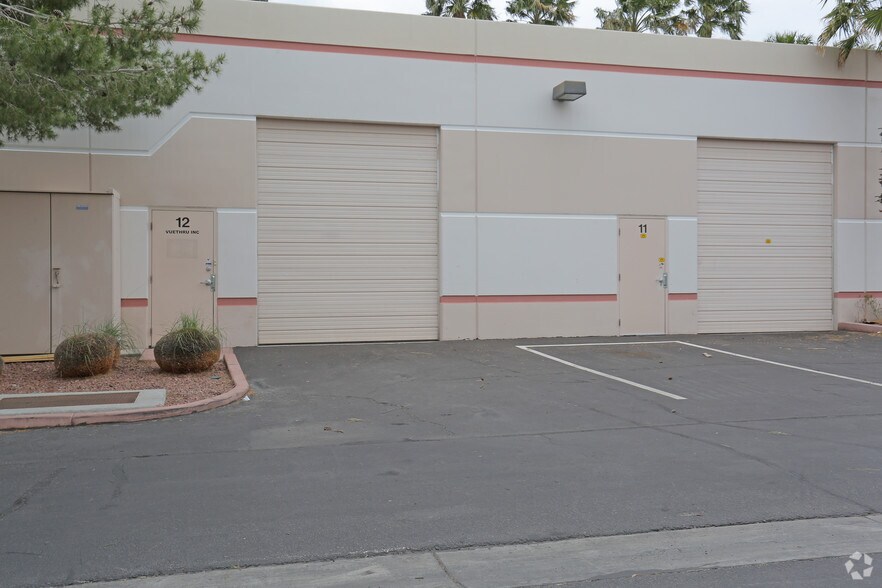 More Photos Of 6340 McLeod Dr, Las Vegas Light Manufacturing For Lease