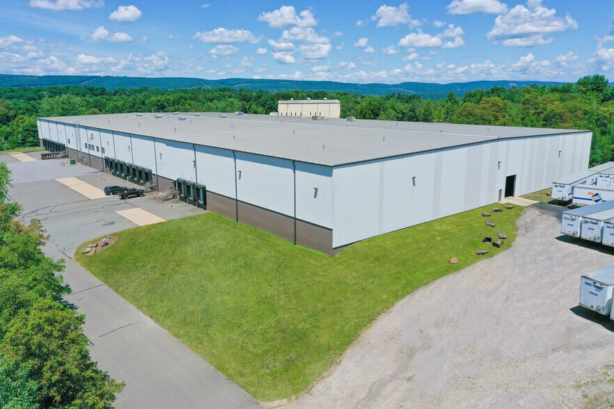 More Photos Of 175 New Commerce Blvd, Hanover Township Manufacturing For Lease