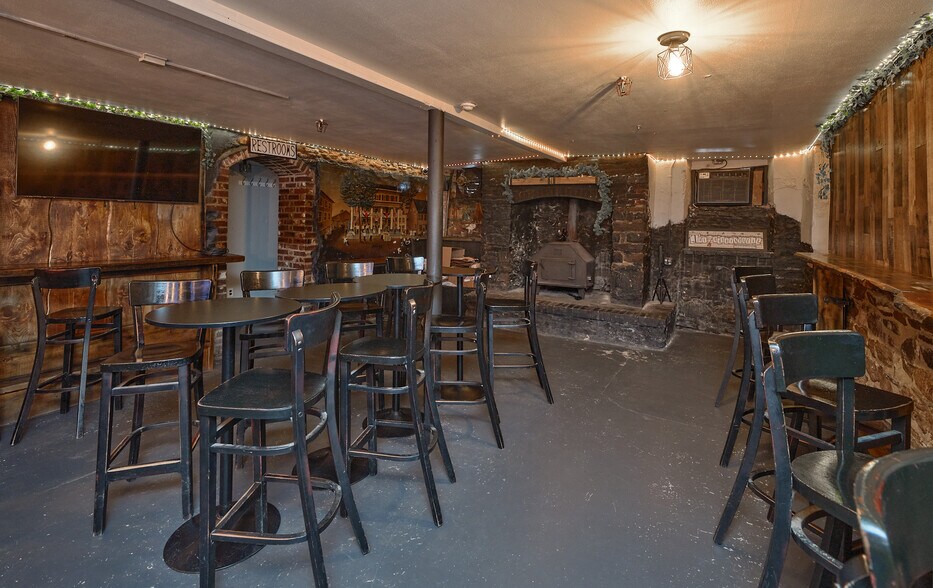 More Photos Of 31 Race St, Frenchtown Hotel For Sale