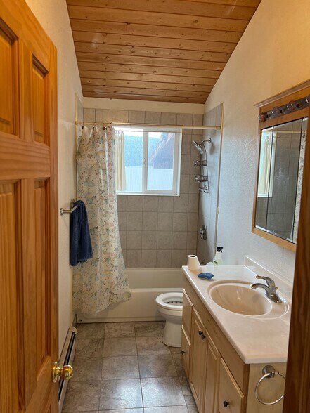 More Photos Of 41 Main St, Rollinsville Freestanding For Sale