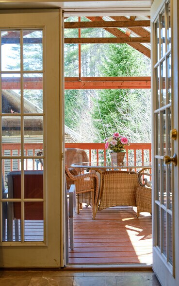 More Photos Of 3806 Vt Route 11, Londonderry Hotel For Sale