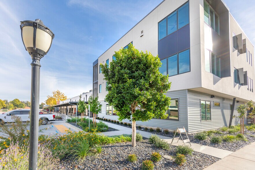 More Photos Of 2630 5th St, Sacramento Apartments For Lease