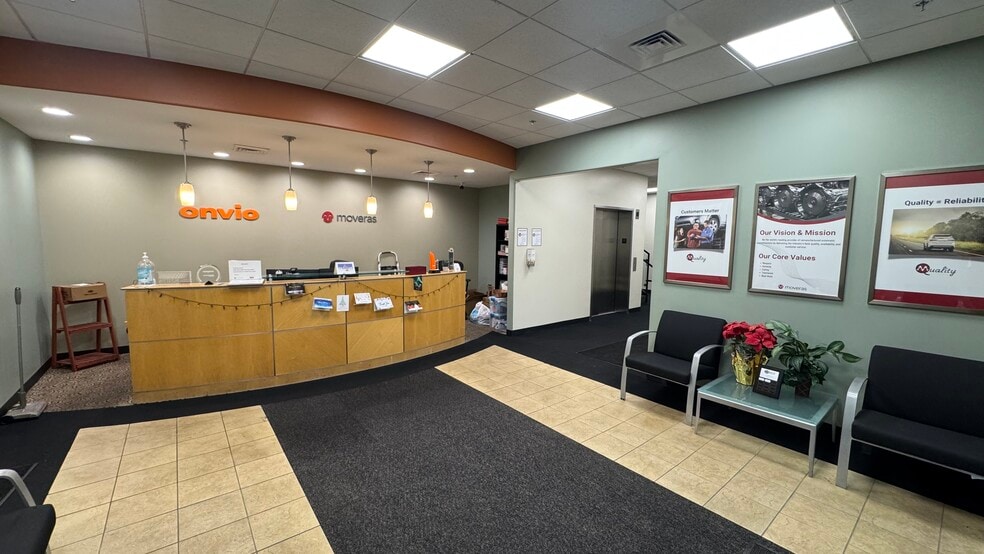 More Photos Of 20-22 Northwestern Dr, Salem Light Distribution For Lease