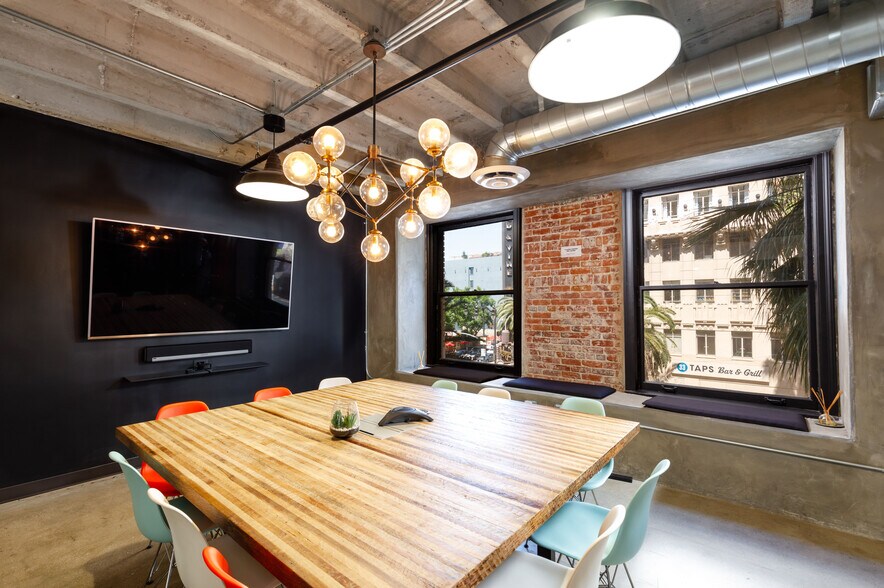 More Photos Of 1680 N Vine St, Hollywood Loft Creative Space For Lease