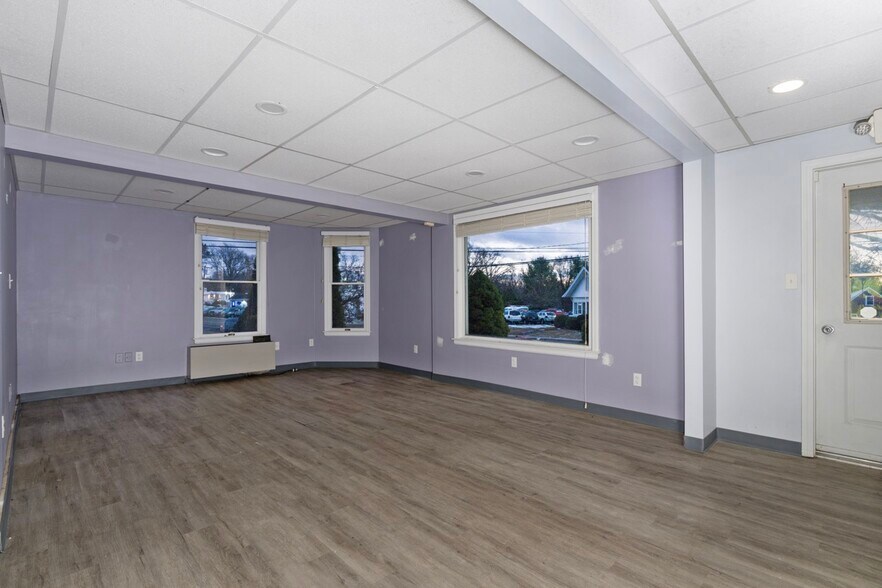 More Photos Of 345 New London Tpke, Glastonbury Unknown For Lease