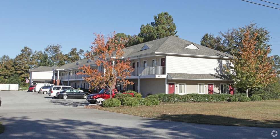 Primary Photo Of 1945 Gion St, Sumter Hotel For Sale