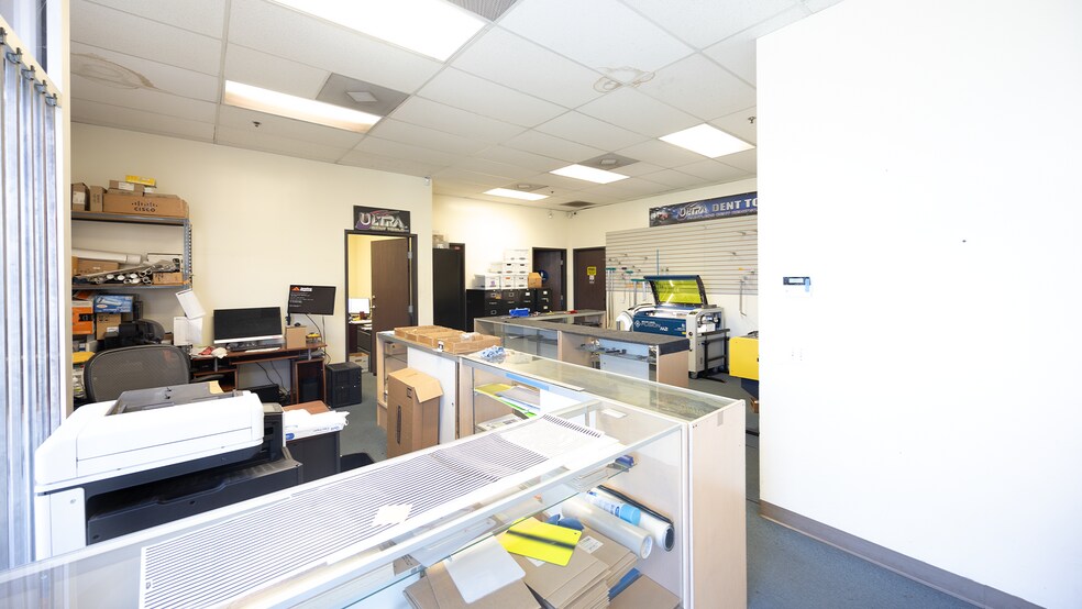 More Photos Of 555 N Main St, Riverside Manufacturing For Sale