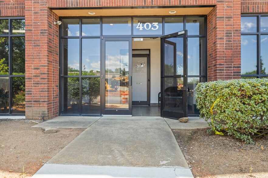 More Photos Of 403 Gilead Rd, Huntersville Medical For Lease