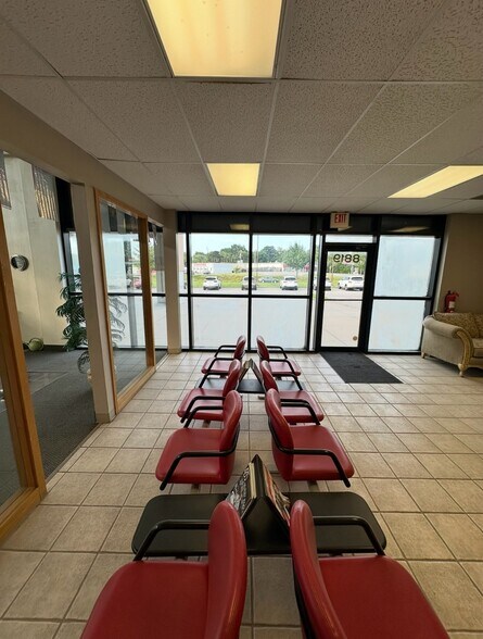 More Photos Of 8819 E 350 Hwy, Raytown Auto Dealership For Sale