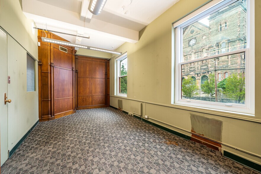 More Photos Of 2000 West St, Union City Office Residential For Lease