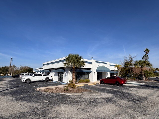 Primary Photo Of 1041 US Highway 19, Holiday Office For Sale