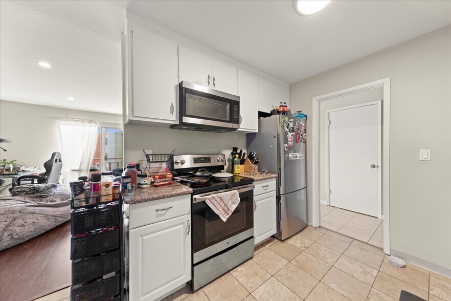 More Photos Of 220 Athol Ave, Oakland Apartments For Sale